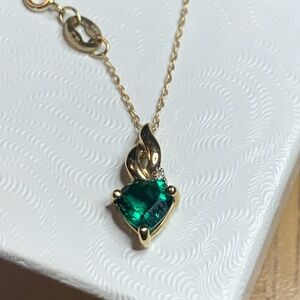 10kt Gold Green Stone and Diamond Pendant Necklace